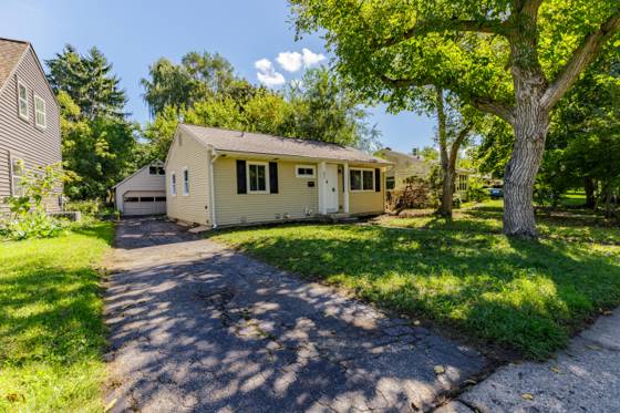 895 Starwick Drive, Ann Arbor, MI 48105 photo 2