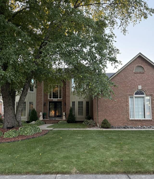 46793 Springwood Drive, Macomb, MI