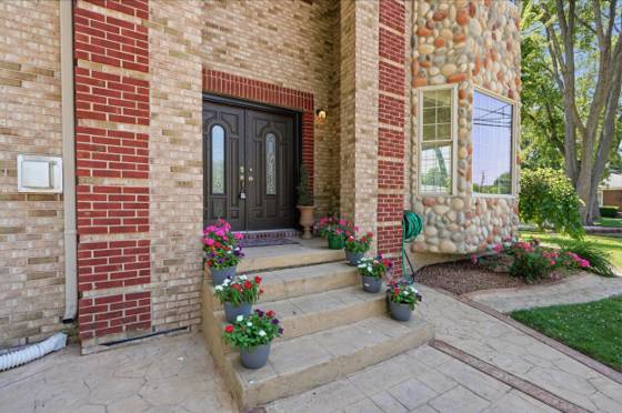 8336 Nightingale Street, Dearborn Heights, MI 48127 photo 2
