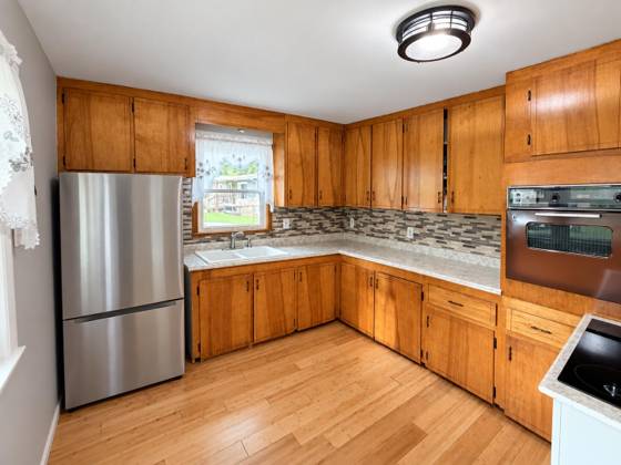 11195 Mcgregor Road, Pinckney, MI 48169 photo 3