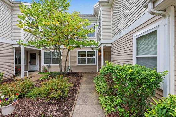 641 Fieldstone Circle W, Chelsea, MI 48118 photo 5