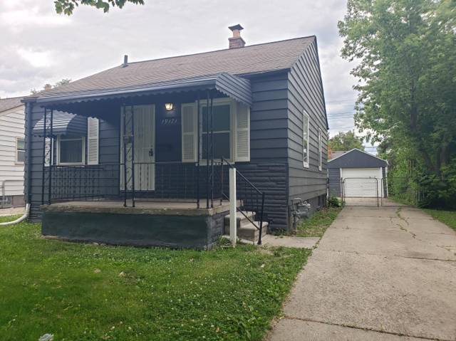 19171 Kenosha Street, Harper Woods, MI