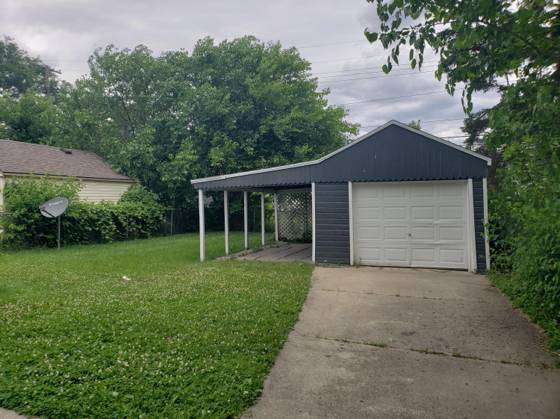 19171 Kenosha Street, Harper Woods, MI 48225 photo 2