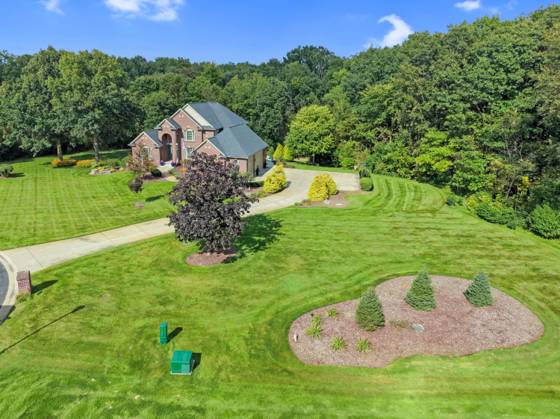8541 Lone Meadow Court, Howell, MI 48843 photo 4