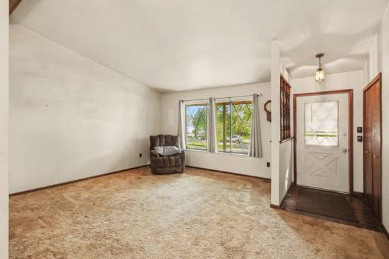 8727 Coyle Drive, Pinckney, MI 48169 photo 4