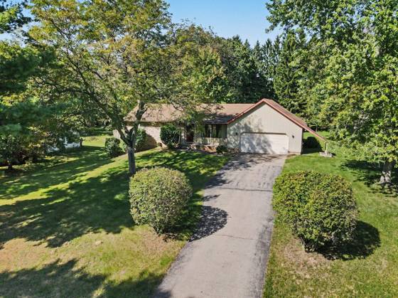 8727 Coyle Drive, Pinckney, MI 48169 photo 2