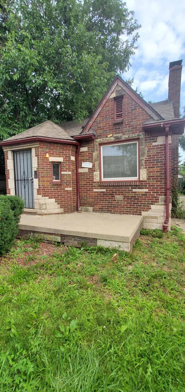 11828 College Street, Detroit, MI