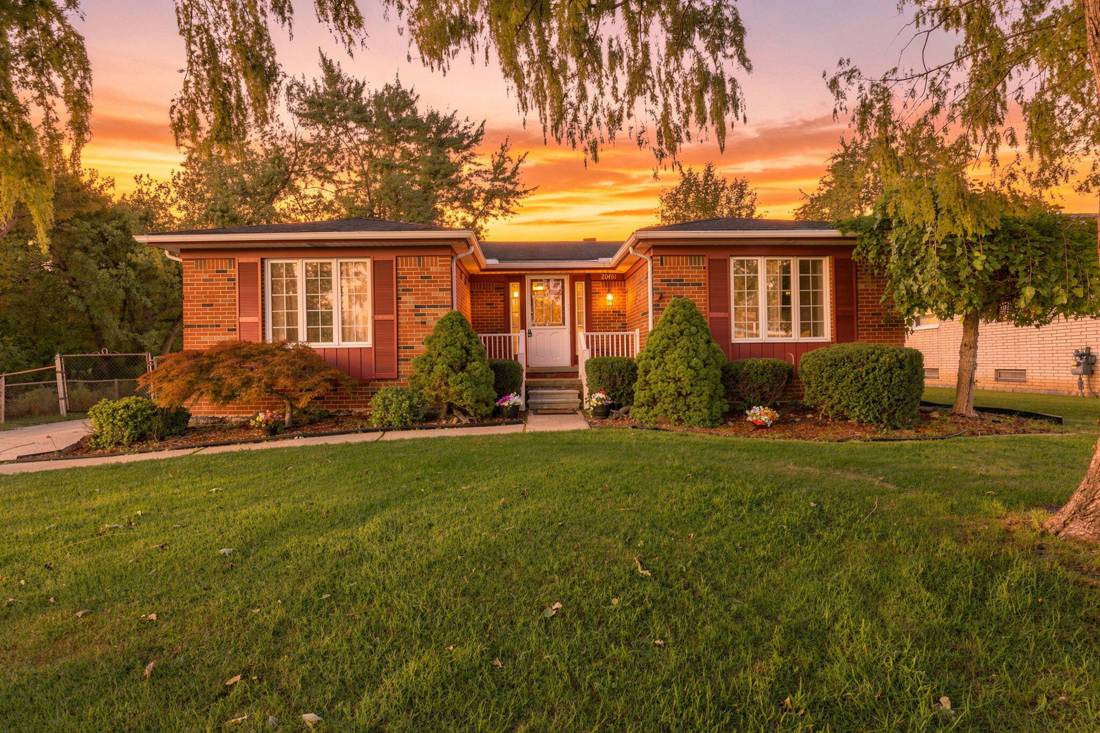 20461 Roche Road, Trenton, MI 48183