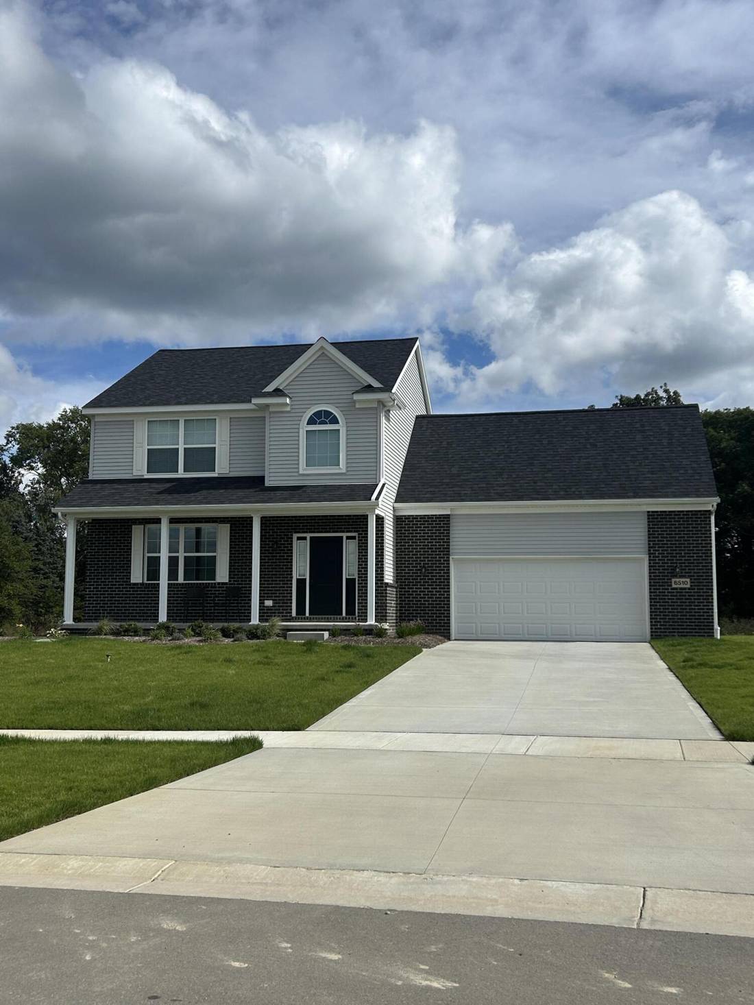 1246 Plum Grove Drive, Monroe, MI 48161