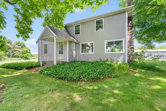 975 Elliott Road, Fowlerville, MI 48836 photo 2