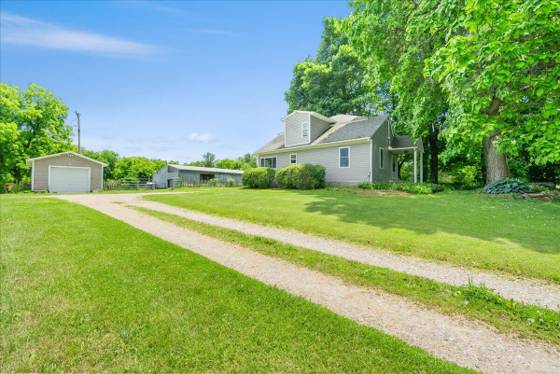 975 Elliott Road, Fowlerville, MI 48836 photo 3