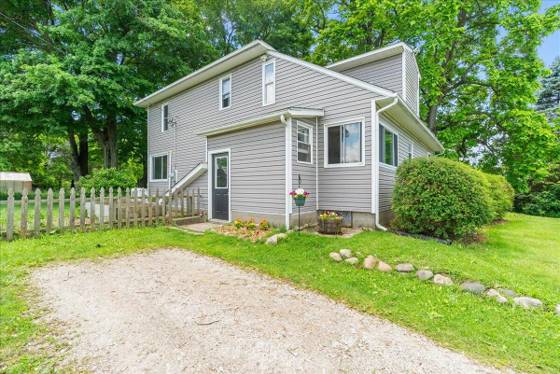 975 Elliott Road, Fowlerville, MI 48836 photo 5