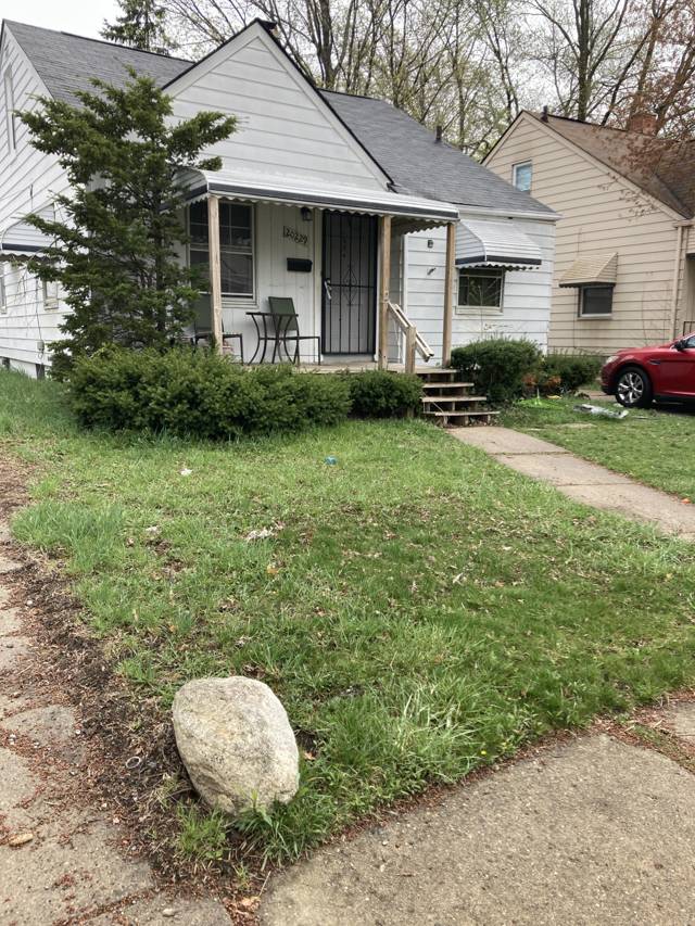 20229 Kingsville Street, Harper Woods, MI