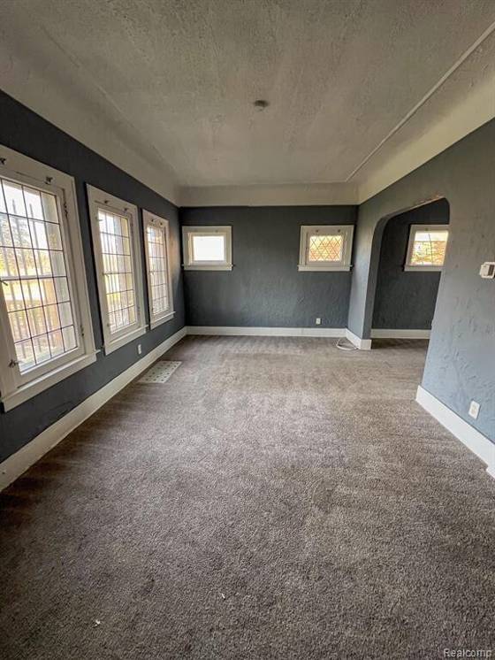 14318 Kilbourne Avenue, Detroit, MI 48213 photo 2