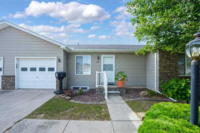 221 Superior Avenue, Marine, MI