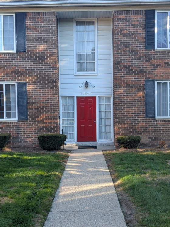 25341 Shiawassee Circle #201, Southfield, MI 48033 photo 2