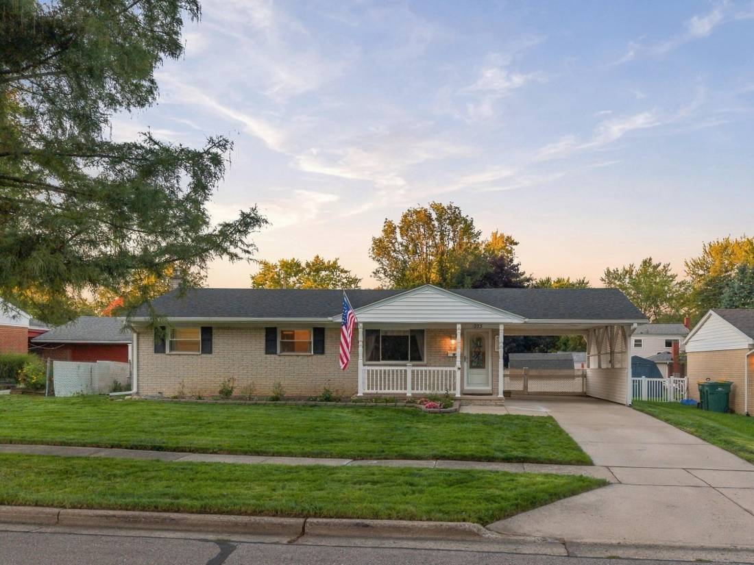 223 Harper Drive, Saline, MI 48176