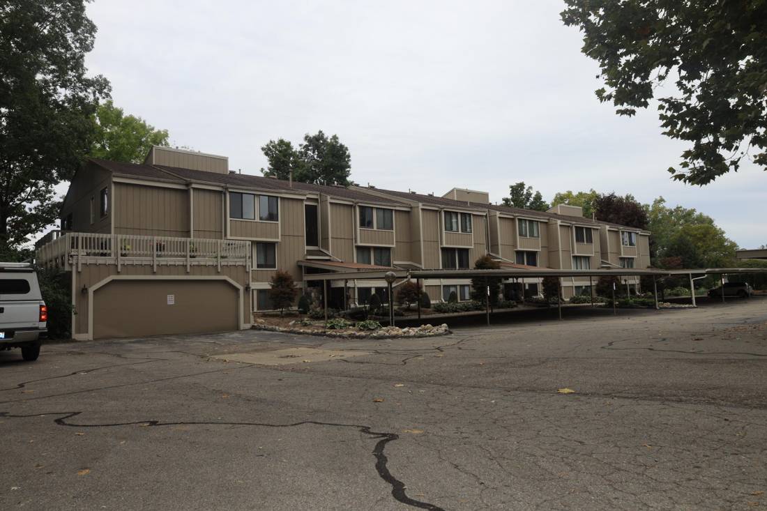 1731 Cliff'S Landing, Ypsilanti, MI 48198