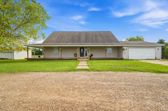 3605 White Tail Trail, Holly, MI 48442 photo 4