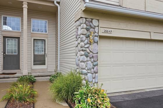 26649 Kirkway Drive, Woodhaven, MI 48183 photo 2