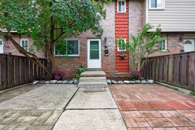 552 Terrace Lane E, Ypsilanti, MI