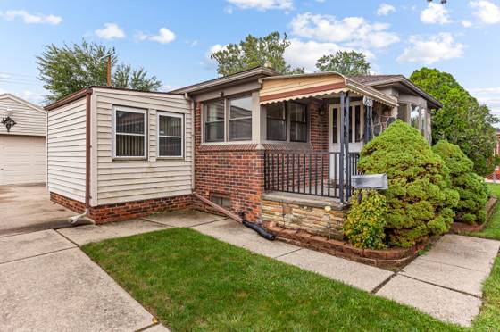 18272 Oak Avenue, Eastpointe, MI 48021 photo 2