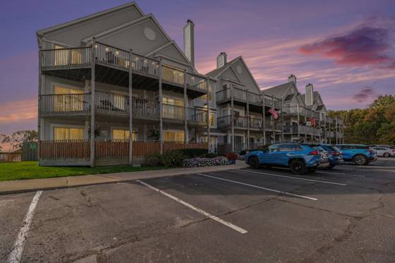 37512 Jefferson Avenue #303, Harrison Township, MI 48045 photo 2
