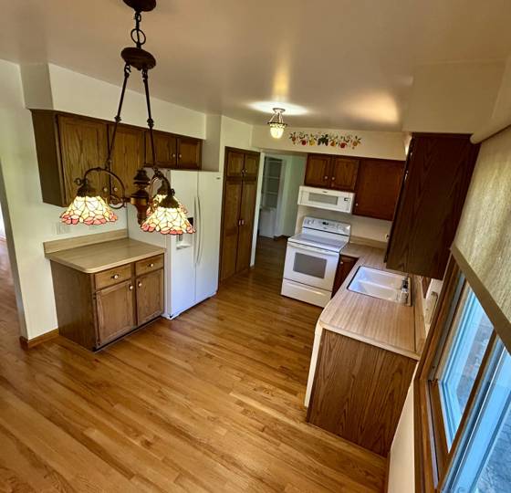 37482 Bristol Court, Livonia, MI 48154 photo 5