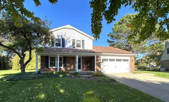 37482 Bristol Court, Livonia, MI 48154 photo 2