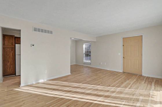 24403 Meadowbridge Drive, Clinton Twp, MI 48035 photo 4