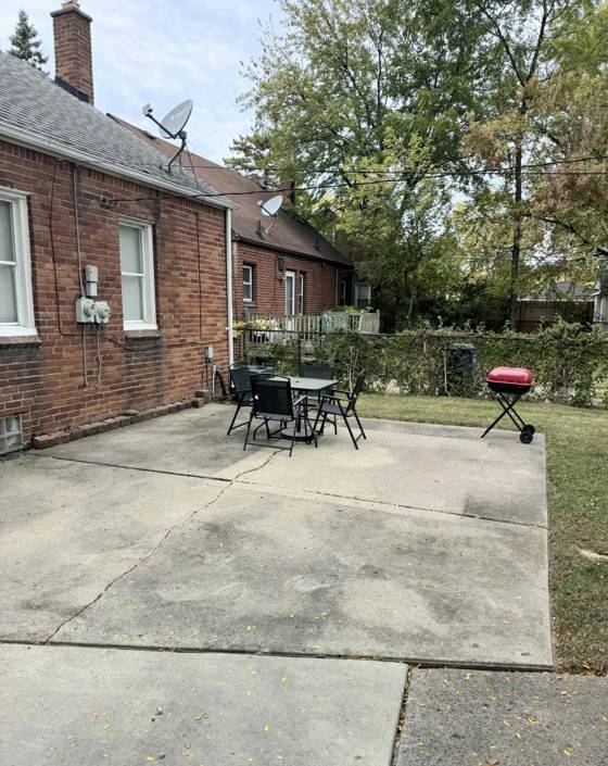 11768 Hazelton, Redford, MI 48239 photo 5