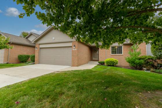 40049 Rolling Green Court, Canton, MI 48188 photo 2