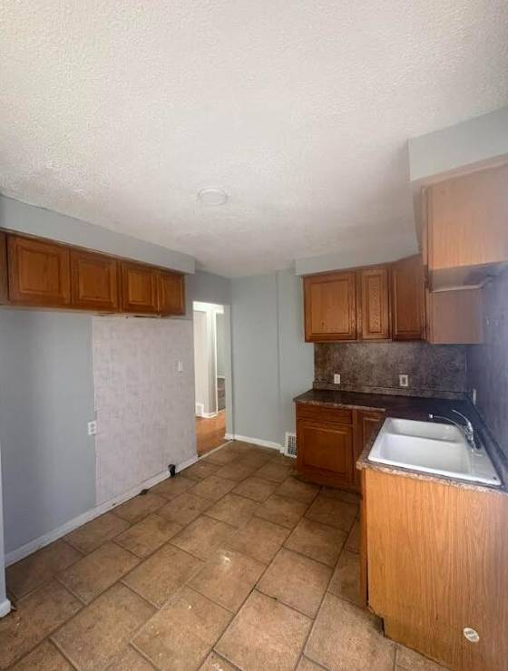 19961 Pinehurst Street, Detroit, MI 48221 photo 5