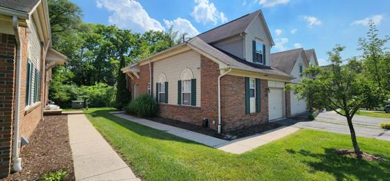 152 Legacy Park Circle, Dearborn Heights, MI 48127 photo 2
