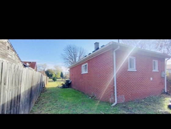 6893 Plainview Avenue, Detroit, MI 48228 photo 2
