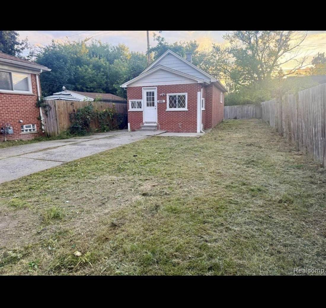 6893 Plainview Avenue, Detroit, MI 48228