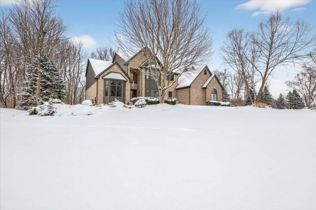 10056 Rosemarie Run, Brighton, MI