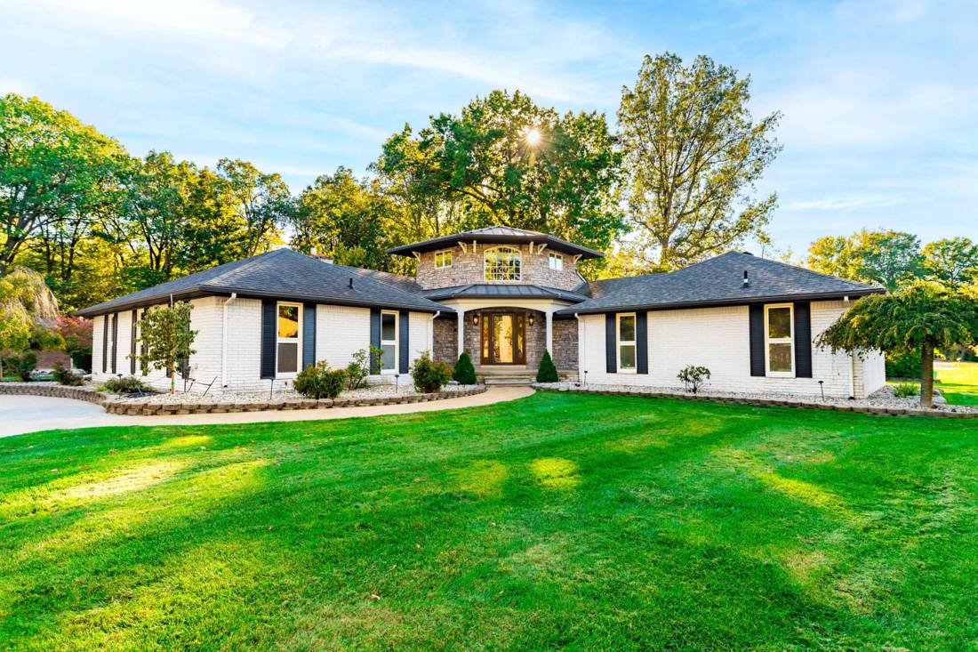 26036 Parke Lane, Grosse Ile, MI 48138