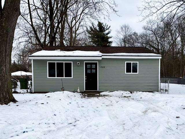 1586 Valley Drive, Highland, MI