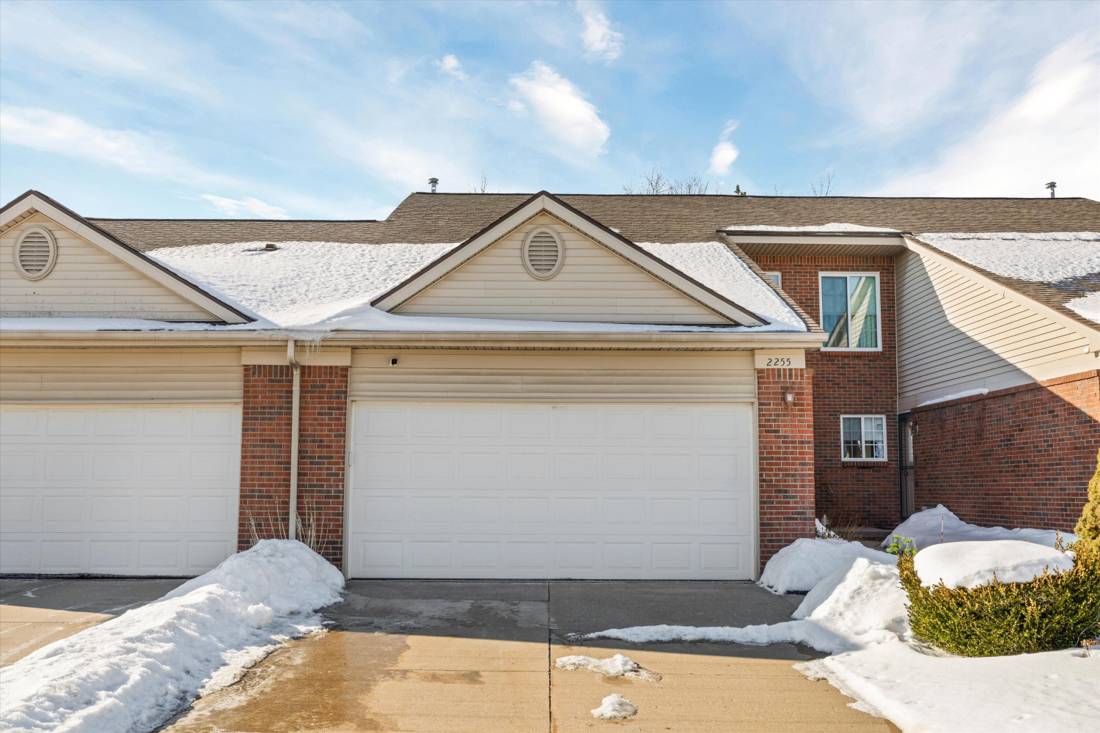 2255 Crystal Crossing Drive, Howell, MI 48843