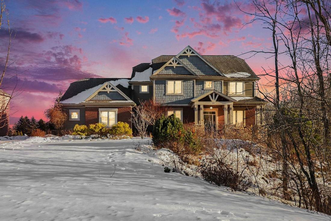 451 Oak Arbor Circle E, Rochester, MI 48306