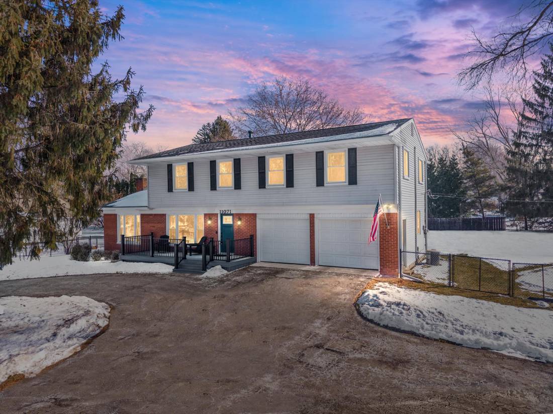 11071 Silver Drive, Whitmore Lake, MI 48189
