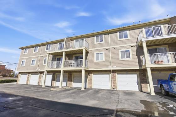 140 Saber Way #7, Lake Orion, MI 48362 photo 3