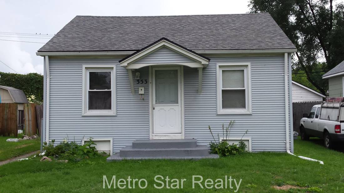 353 W Brockton Avenue, Madison Heights, MI 48071