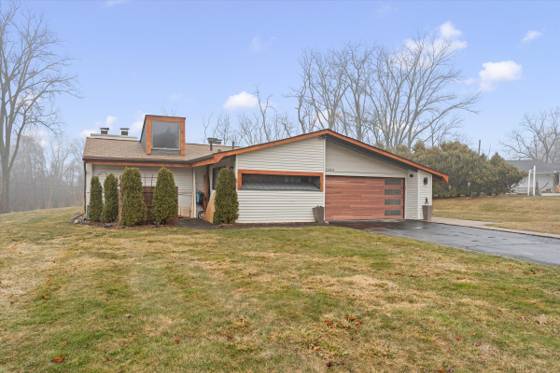 2330 N Pine Center Drive, West Bloomfield, MI 48323 photo 4