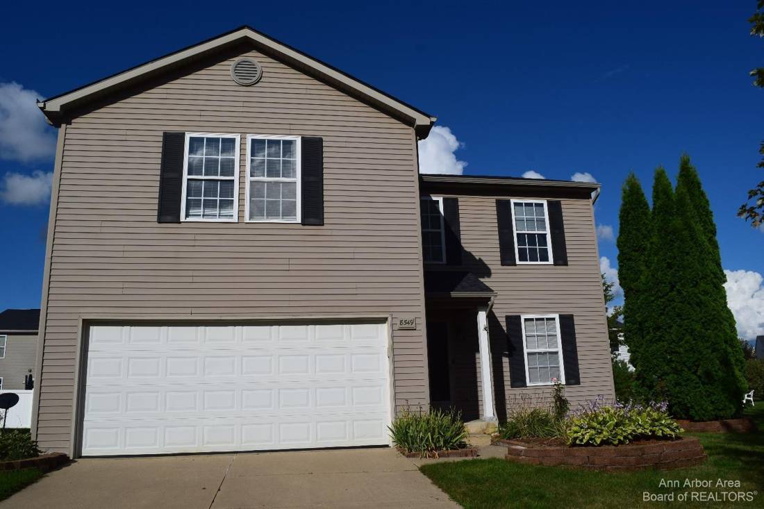 8549 Hawthorn Hill, Dexter, MI 48130