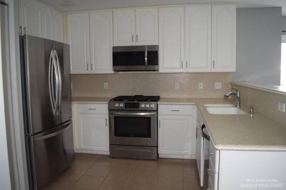 8549 Hawthorn Hill, Dexter, MI 48130 photo 5