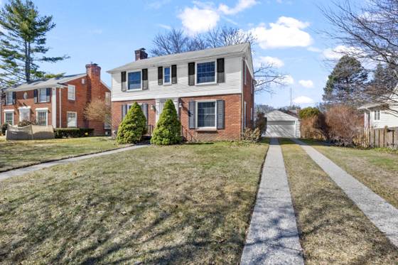 576 Golfview Boulevard, Birmingham, MI 48009 photo 2