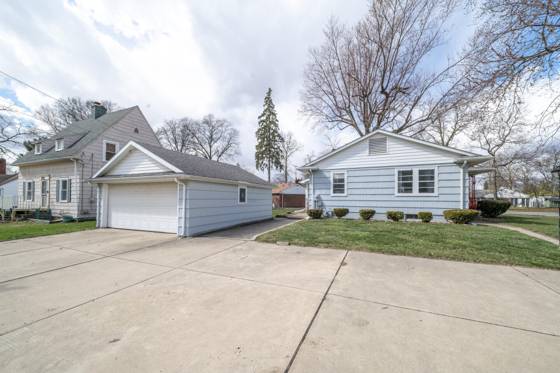 5725 Edgewood Boulevard, Monroe, MI 48161 photo 2