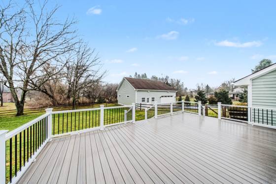 9055 Yorkshire Drive, Saline, MI 48176 photo 2